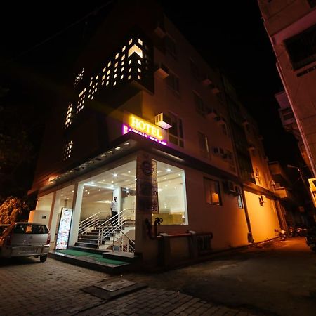 Radical Palace Hotel And Restaurant Lucknow Luaran gambar