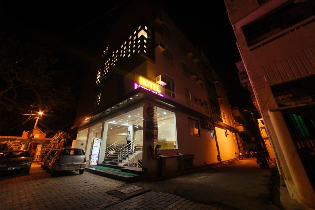 Radical Palace Hotel And Restaurant Lucknow Luaran gambar